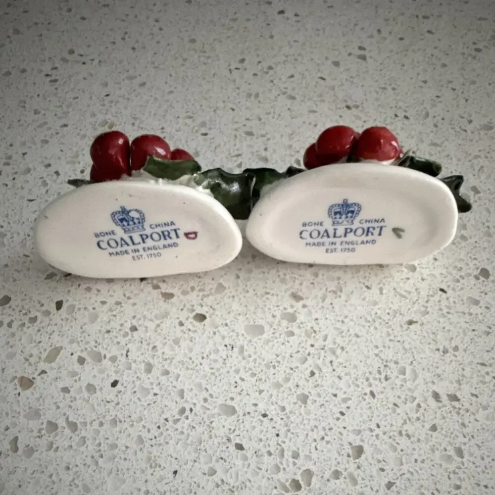 Coalport Bone China Christmas Holly Berry Oval Napkin cards holder Set of 2